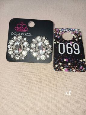 Paparazzi Silver-Tone Clear Crystal Oval Cluster Earrings